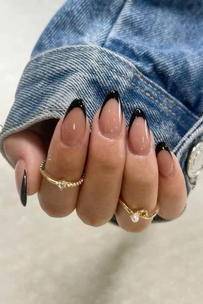 17 Black French Tip Nails That Turn a Classic Manicure Into a Statement 30 image1 2