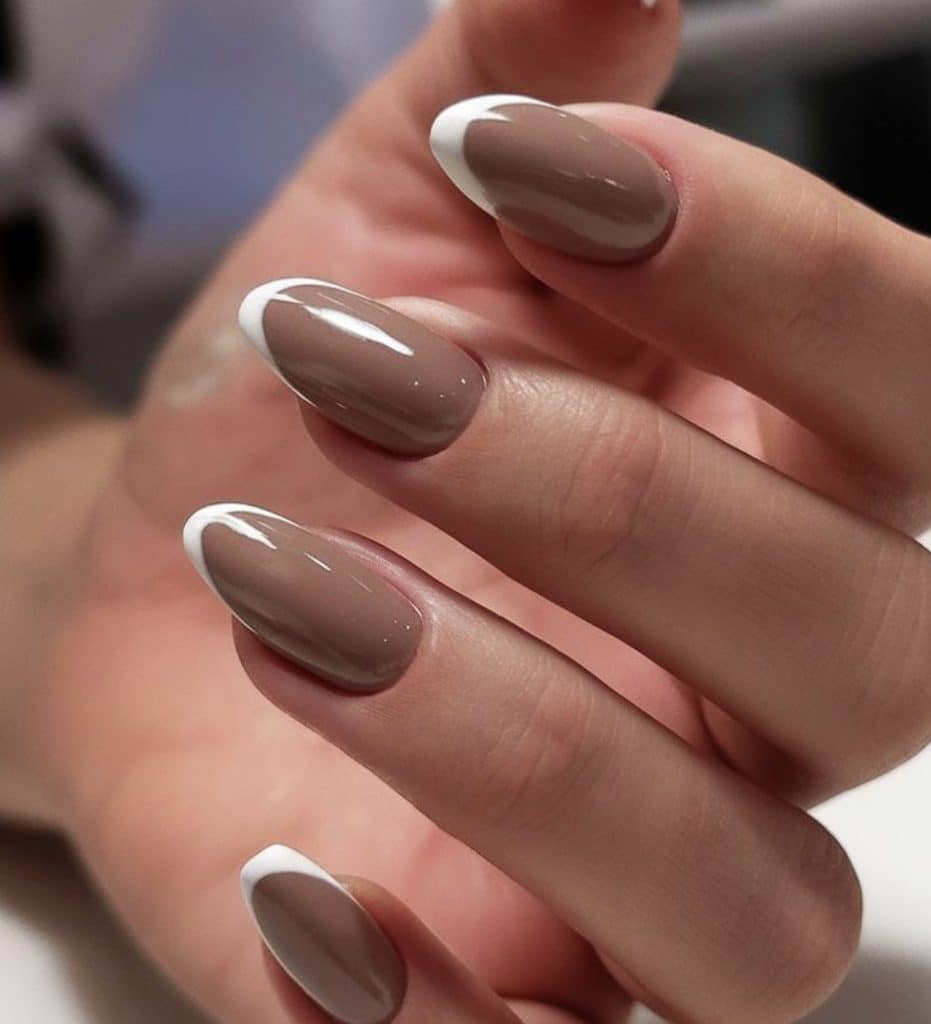 37 Brown French Tip Nails That Feel Chic, Modern, and Wearable 20 image10