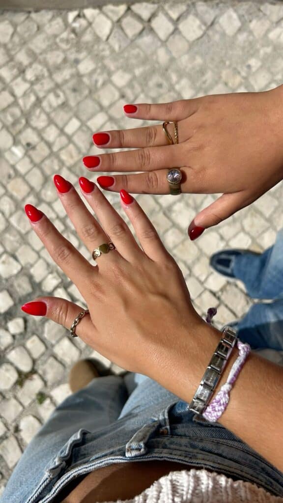 19 Red Almond Nails That Prove Classic Manicures Are Never Boring 6 image13