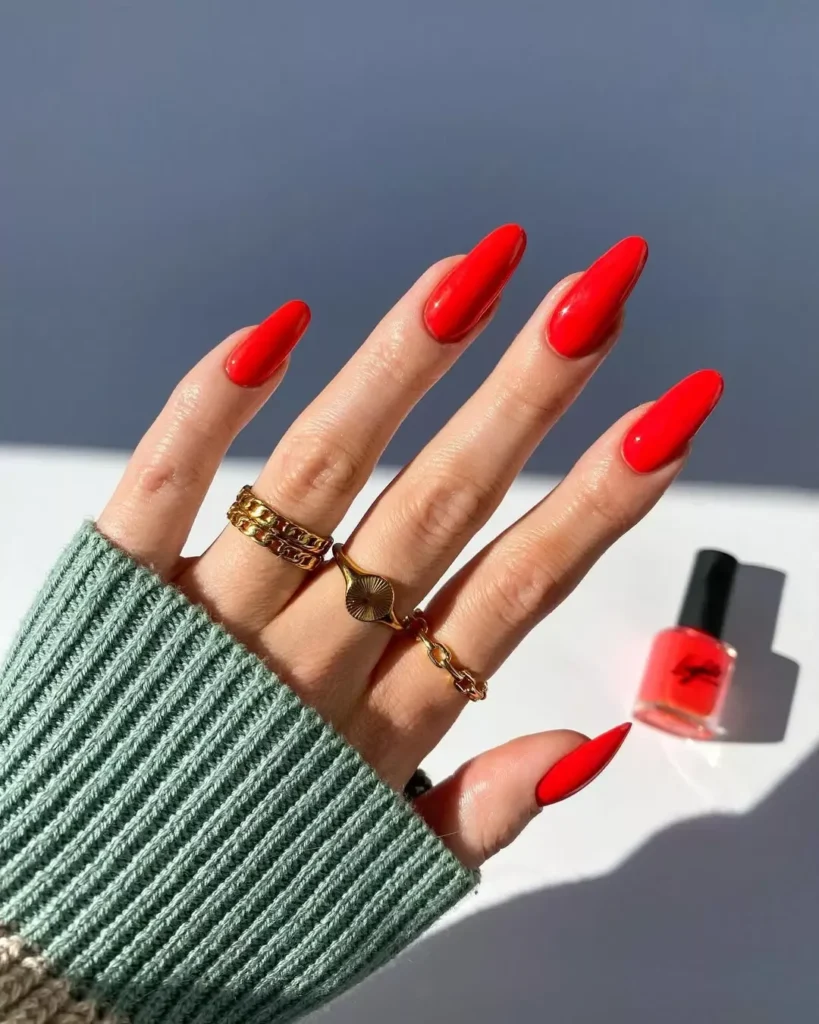 19 Red Almond Nails That Prove Classic Manicures Are Never Boring 11 image18