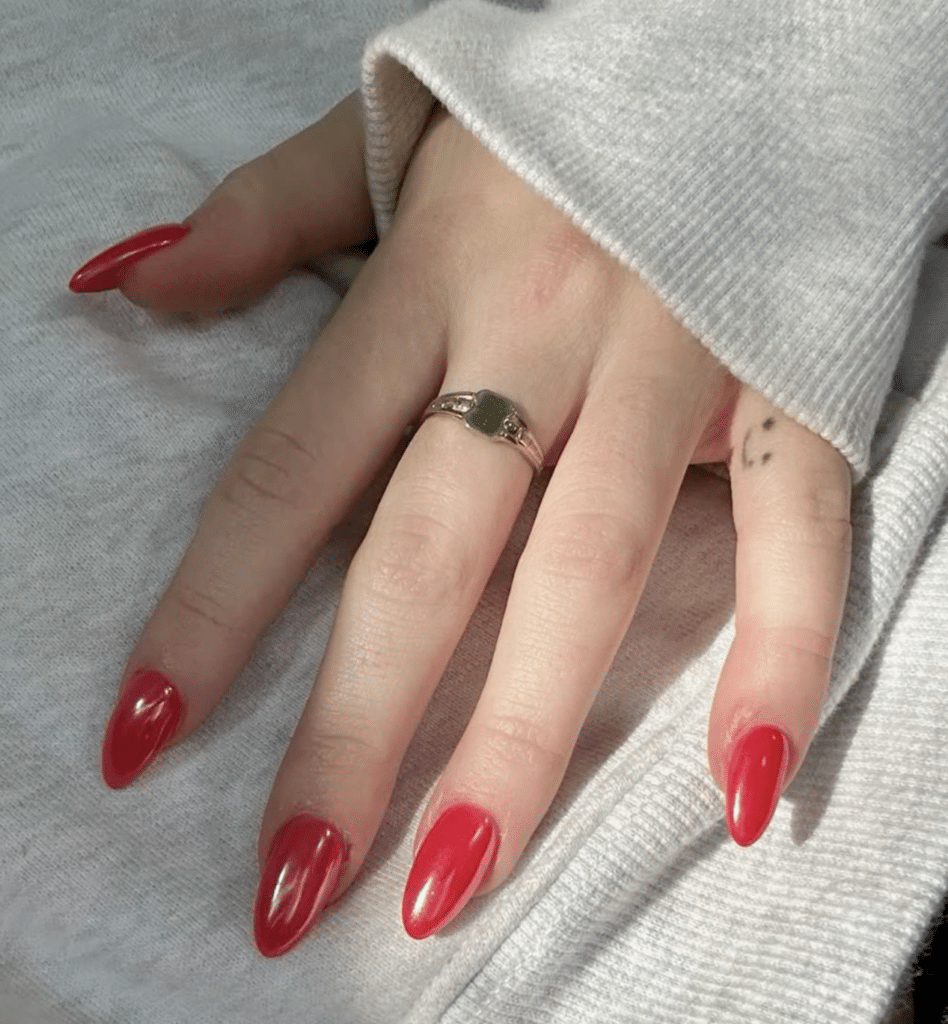 19 Red Almond Nails That Prove Classic Manicures Are Never Boring 12 image19