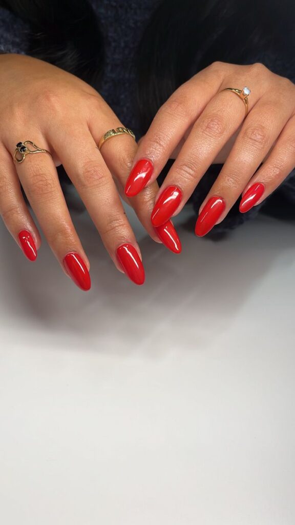 19 Red Almond Nails That Prove Classic Manicures Are Never Boring 13 image20